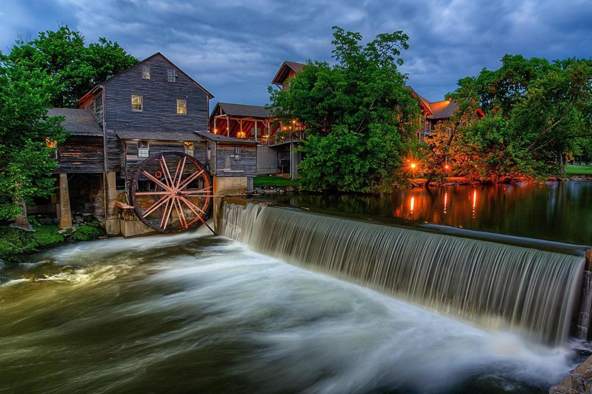 Majestic Splash- 8 Bedroom, Indoor Pool, Hot Tub, 1089 Free Tickets Each Paid Day, Dollywood Sevierville Exteriér fotografie