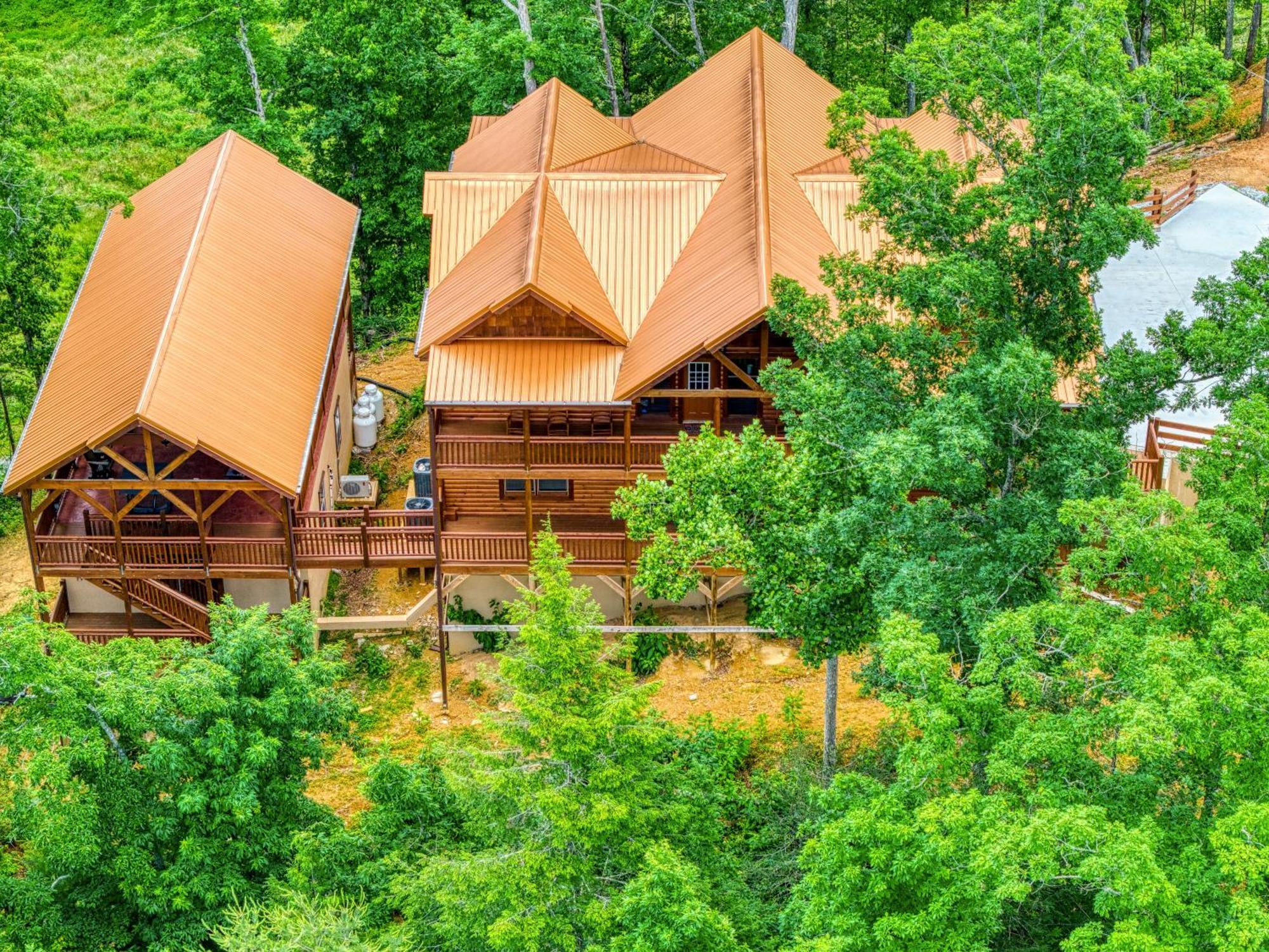 Majestic Splash- 8 Bedroom, Indoor Pool, Hot Tub, 1089 Free Tickets Each Paid Day, Dollywood Sevierville Exteriér fotografie
